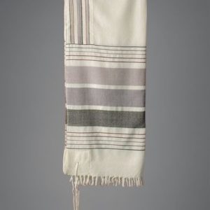 Wide Gray Graded Tallit